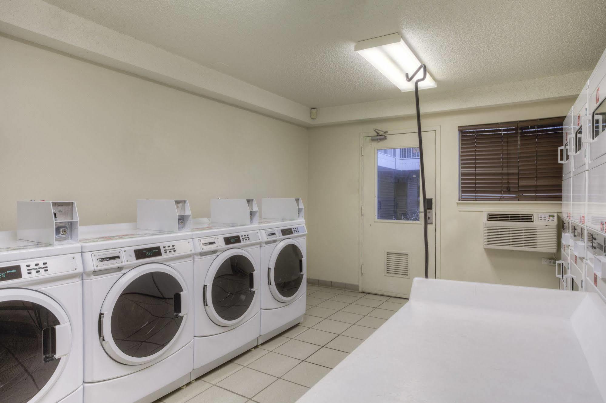 Intown Suites Extended Stay Atlanta Ga - Duluth Buitenkant foto